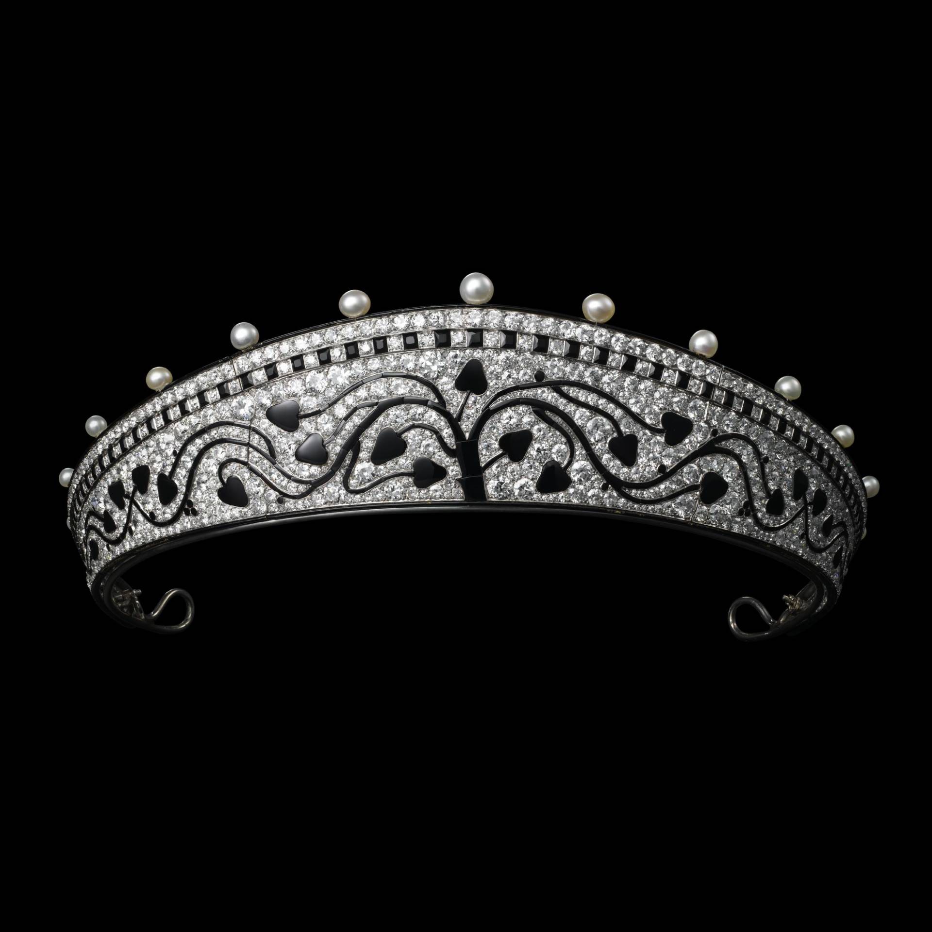 The Cartier exhibition: The style and history